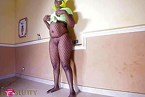 I'm that thick ebony masturbating wildly... part 4 feels soo good!