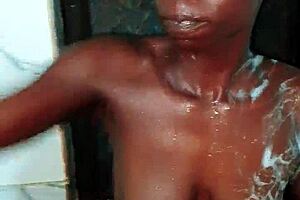 sexyrita baths dances flaunts pussy boobs sucks bbc deep milf style