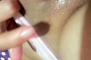 Chica's Juicy Ass Dildo Ride Leads To Explosive Orgasm!