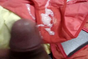i jerked off cumshot on stepmom's dirty panties