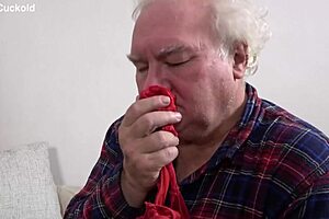 Crazy Prolapse Mom's Huge Asshole Wrecked Rough By Massive Cock!