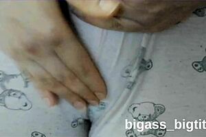 i'm rubbing my wet pussy through pajamas so bad