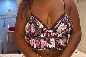 Does the Colombian pay delivery with hot sex?