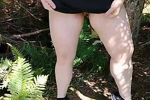 Madrasta se trocando em roupa transparente