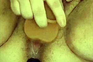 bbw slut hairy pussy stretching and fisting squirting