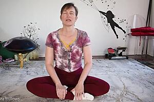 Detailed Lesson On Small Tits And Mature Brunette Girlfriend Experiences