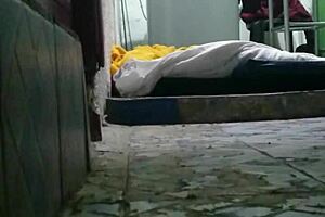 esta chica lo sabe menear bien