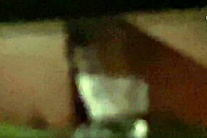 cracky fuckin outdoors in her natral habbitat