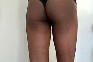 Brincando com meu cuzinho 😉