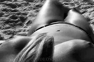 Min kone viser frem kroppen på brasilianske strender?